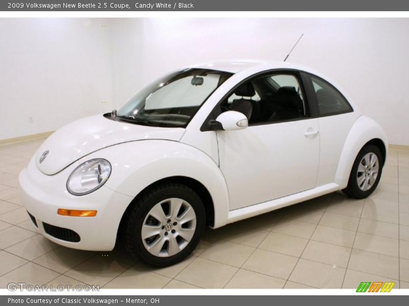 Candy White / Black 2009 Volkswagen New Beetle 2.5 Coupe