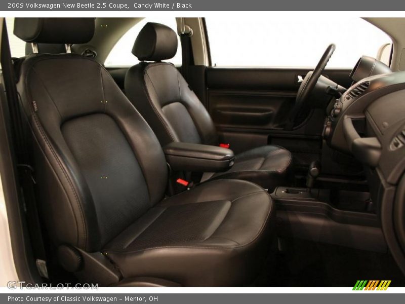 Candy White / Black 2009 Volkswagen New Beetle 2.5 Coupe