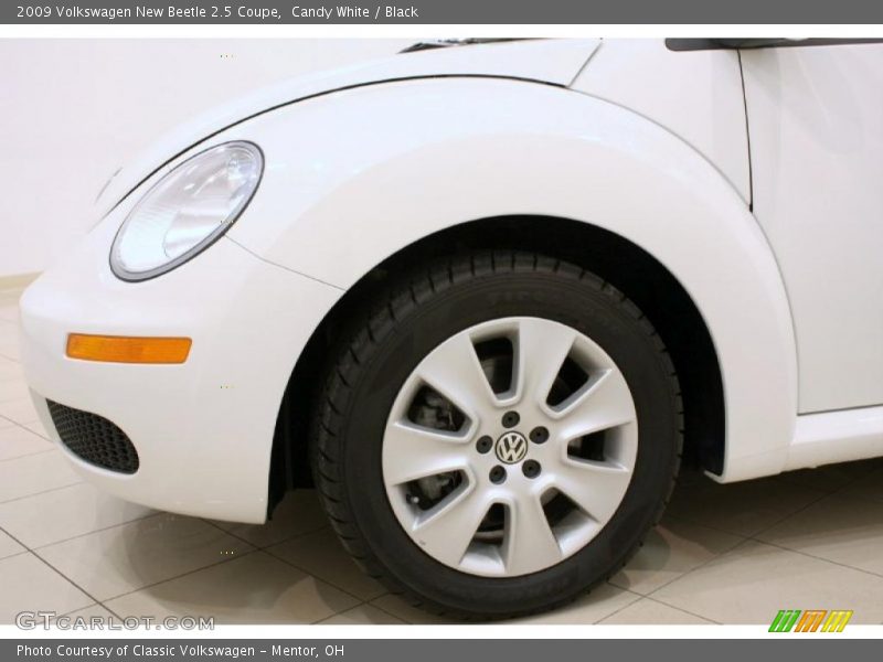 Candy White / Black 2009 Volkswagen New Beetle 2.5 Coupe