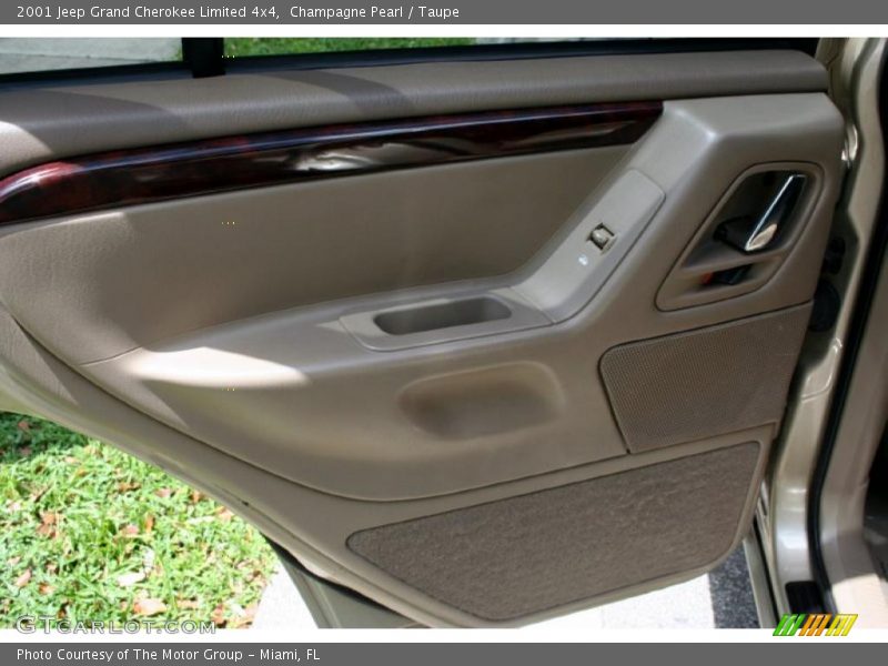 Champagne Pearl / Taupe 2001 Jeep Grand Cherokee Limited 4x4