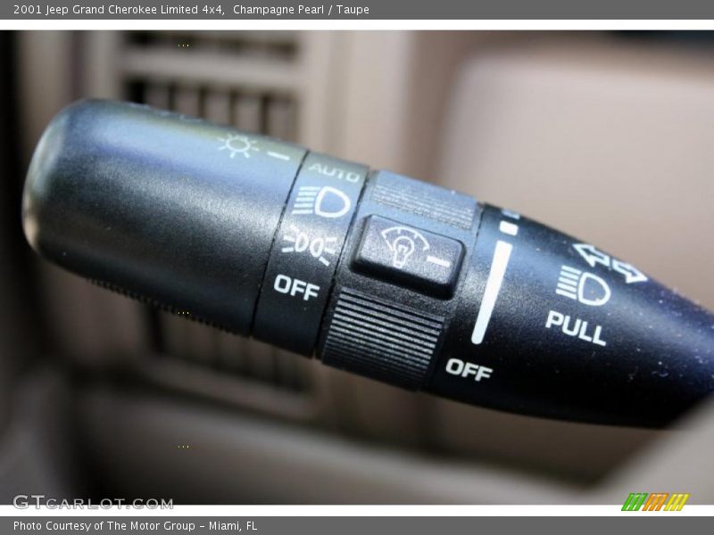 Champagne Pearl / Taupe 2001 Jeep Grand Cherokee Limited 4x4