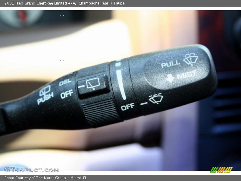 Champagne Pearl / Taupe 2001 Jeep Grand Cherokee Limited 4x4