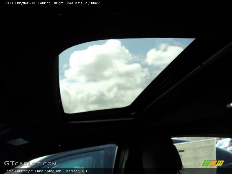 Sunroof of 2011 200 Touring
