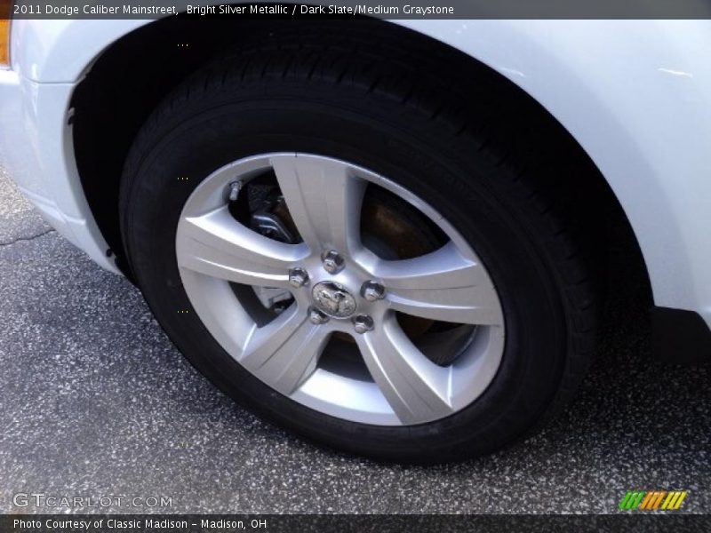 Bright Silver Metallic / Dark Slate/Medium Graystone 2011 Dodge Caliber Mainstreet
