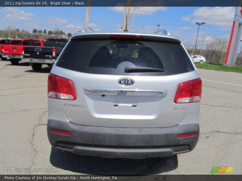 Bright Silver / Black 2011 Kia Sorento EX V6