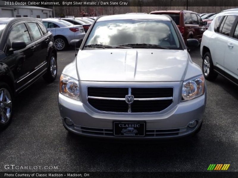 Bright Silver Metallic / Dark Slate Gray 2011 Dodge Caliber Mainstreet