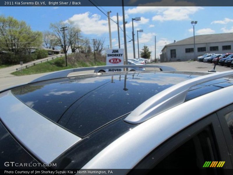 Bright Silver / Black 2011 Kia Sorento EX V6