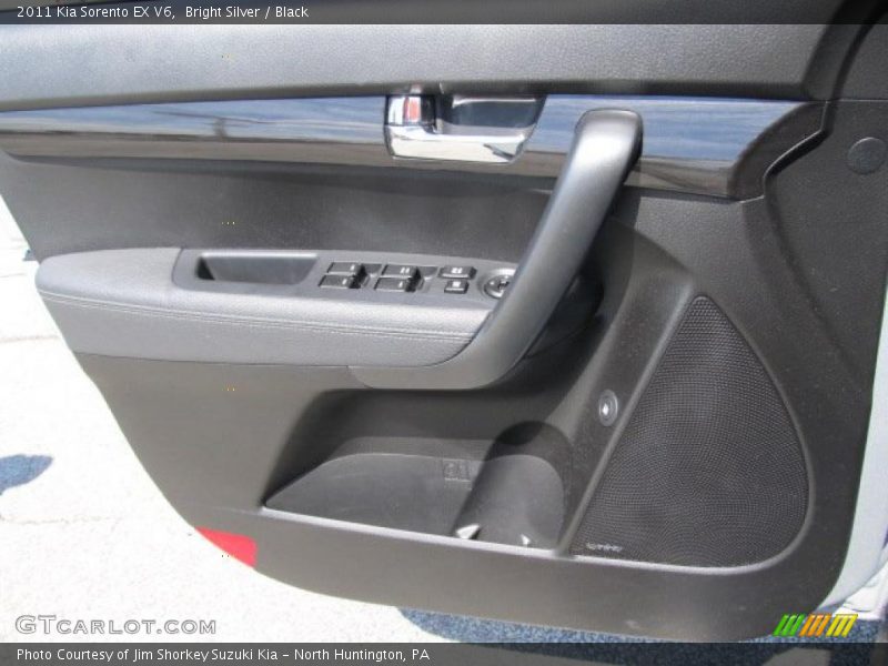 Bright Silver / Black 2011 Kia Sorento EX V6