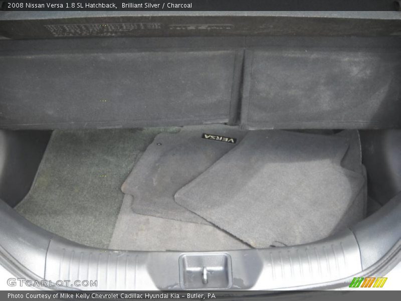 Brilliant Silver / Charcoal 2008 Nissan Versa 1.8 SL Hatchback