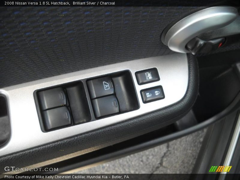 Brilliant Silver / Charcoal 2008 Nissan Versa 1.8 SL Hatchback