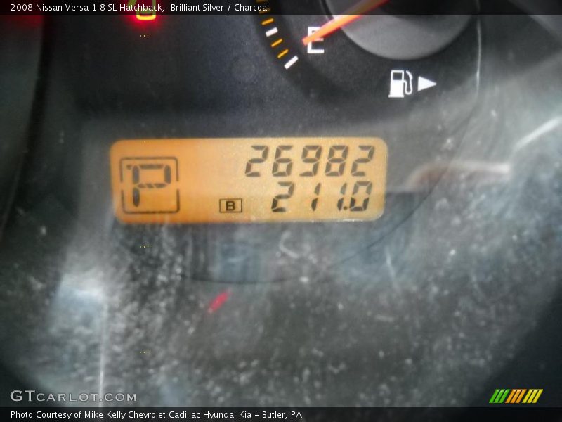 Brilliant Silver / Charcoal 2008 Nissan Versa 1.8 SL Hatchback