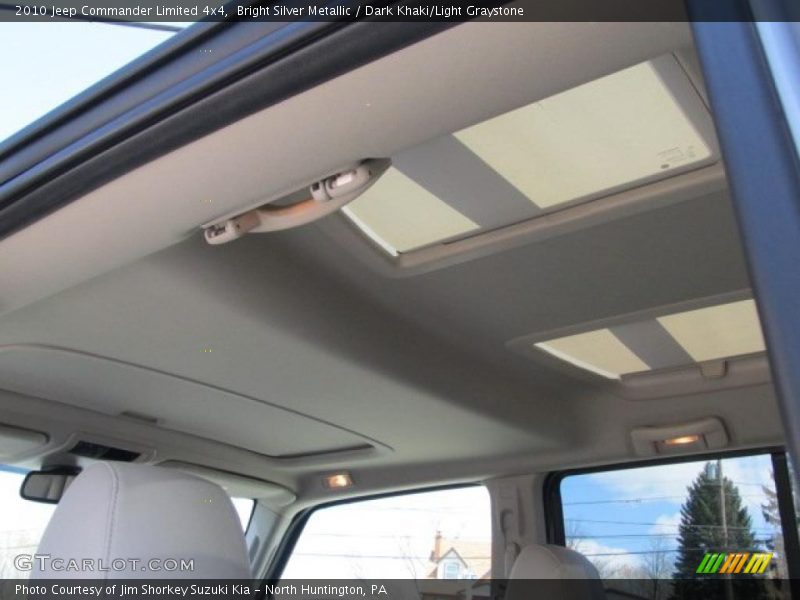 Bright Silver Metallic / Dark Khaki/Light Graystone 2010 Jeep Commander Limited 4x4