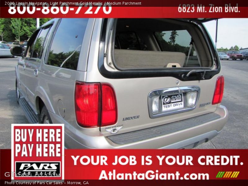 Light Parchment Gold Metallic / Medium Parchment 2000 Lincoln Navigator