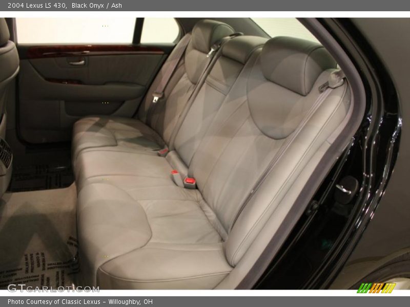 Black Onyx / Ash 2004 Lexus LS 430