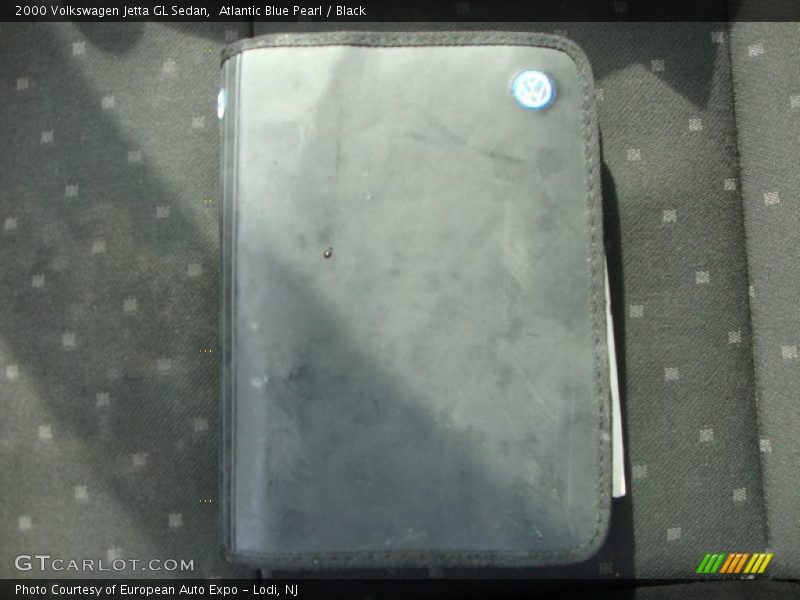 Atlantic Blue Pearl / Black 2000 Volkswagen Jetta GL Sedan