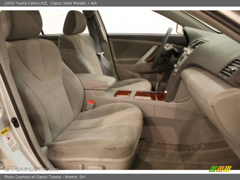 Classic Silver Metallic / Ash 2009 Toyota Camry XLE