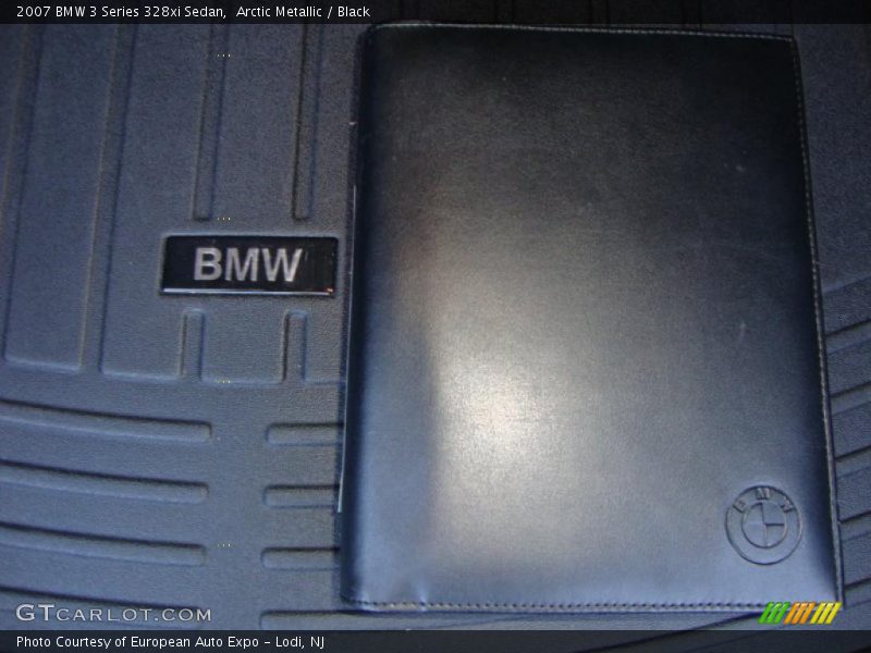 Arctic Metallic / Black 2007 BMW 3 Series 328xi Sedan
