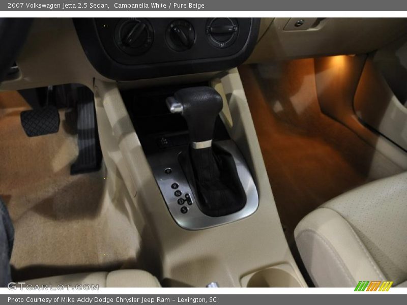 Campanella White / Pure Beige 2007 Volkswagen Jetta 2.5 Sedan