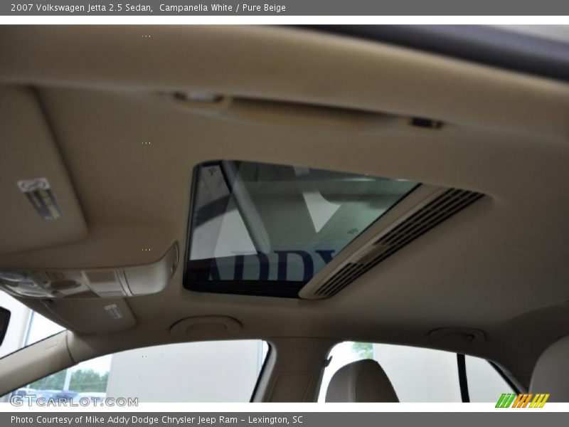 Campanella White / Pure Beige 2007 Volkswagen Jetta 2.5 Sedan