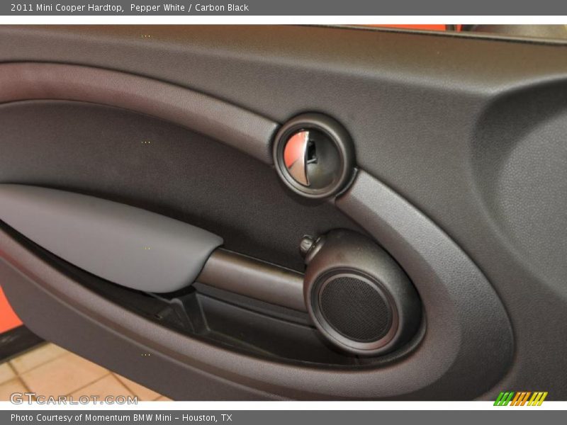 Pepper White / Carbon Black 2011 Mini Cooper Hardtop