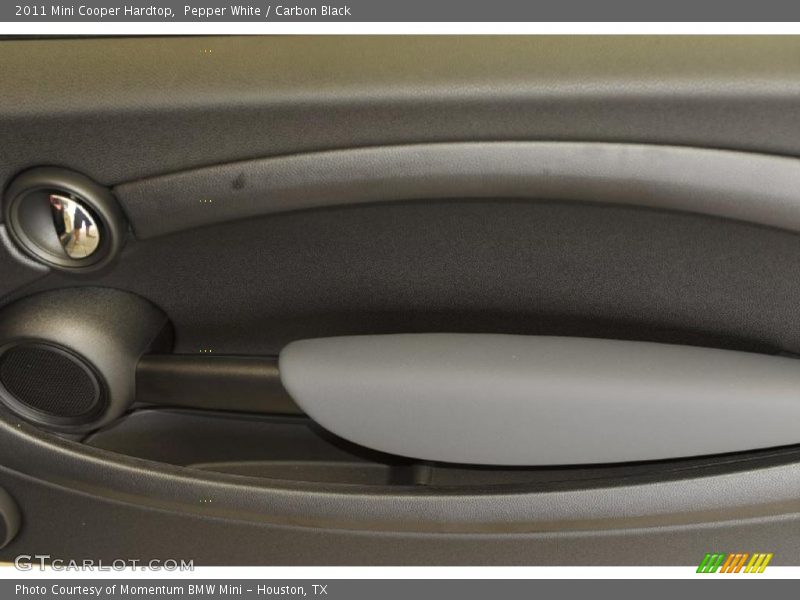 Pepper White / Carbon Black 2011 Mini Cooper Hardtop