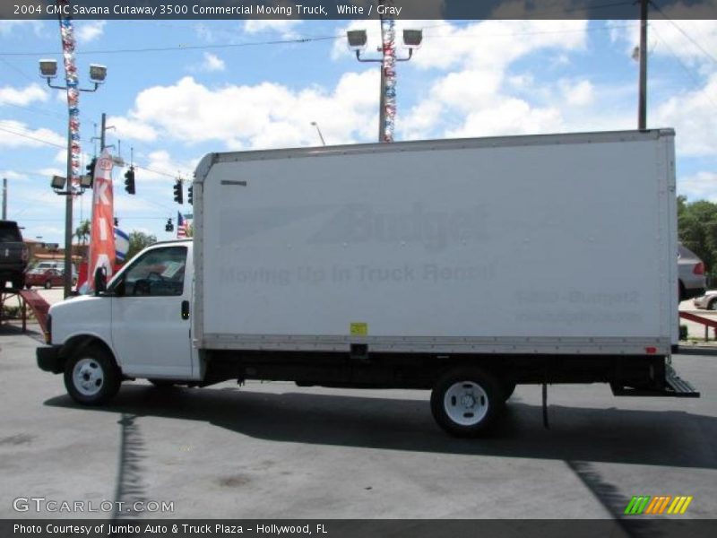 White / Gray 2004 GMC Savana Cutaway 3500 Commercial Moving Truck