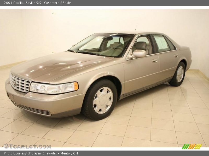 Front 3/4 View of 2001 Seville SLS