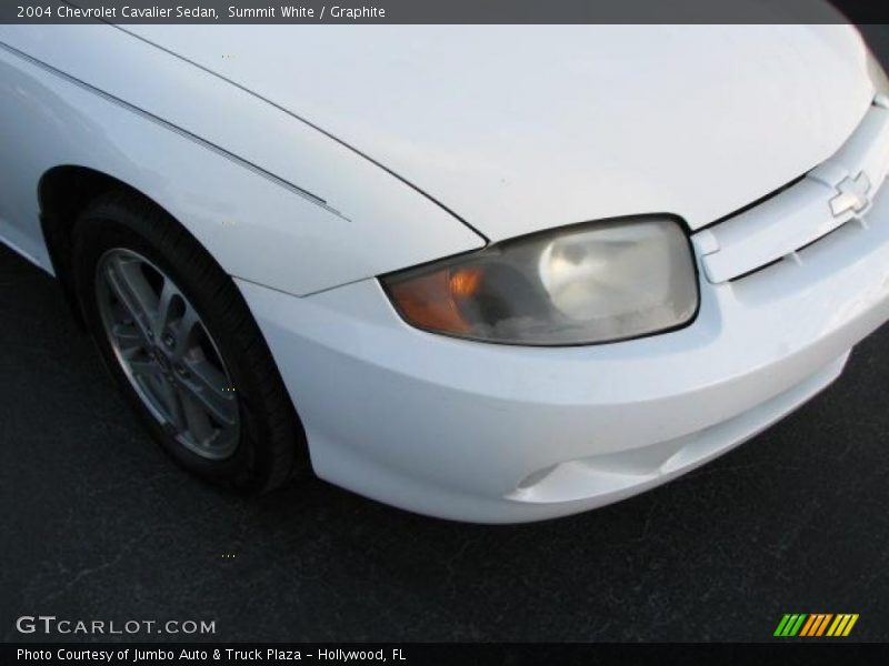 Summit White / Graphite 2004 Chevrolet Cavalier Sedan