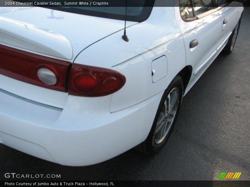 Summit White / Graphite 2004 Chevrolet Cavalier Sedan