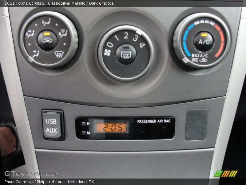 Controls of 2011 Corolla S