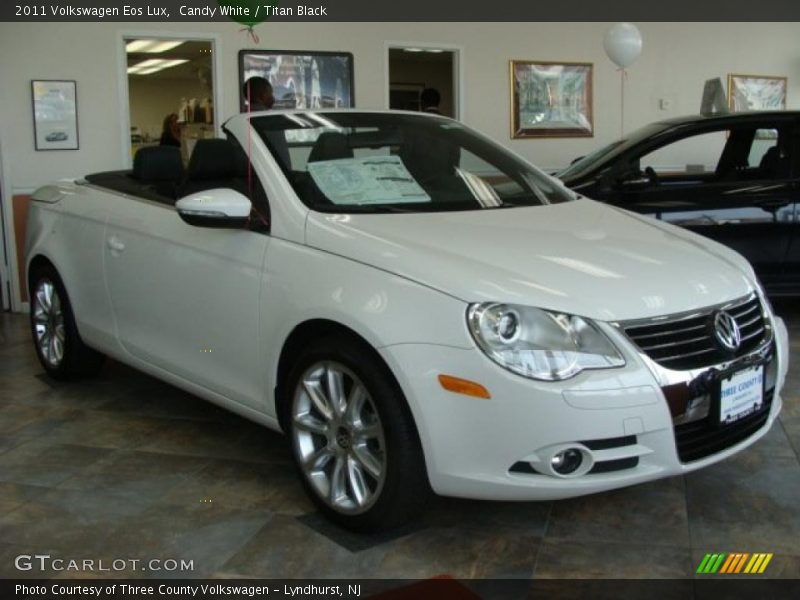 Candy White / Titan Black 2011 Volkswagen Eos Lux
