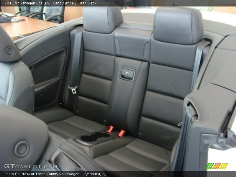 Candy White / Titan Black 2011 Volkswagen Eos Lux