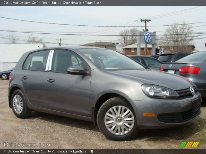 Front 3/4 View of 2011 Golf 4 Door