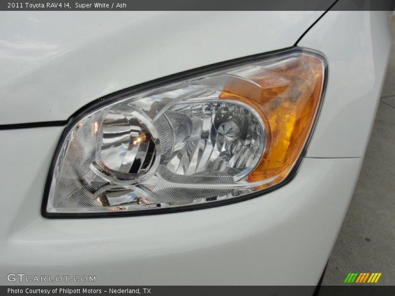 Super White / Ash 2011 Toyota RAV4 I4