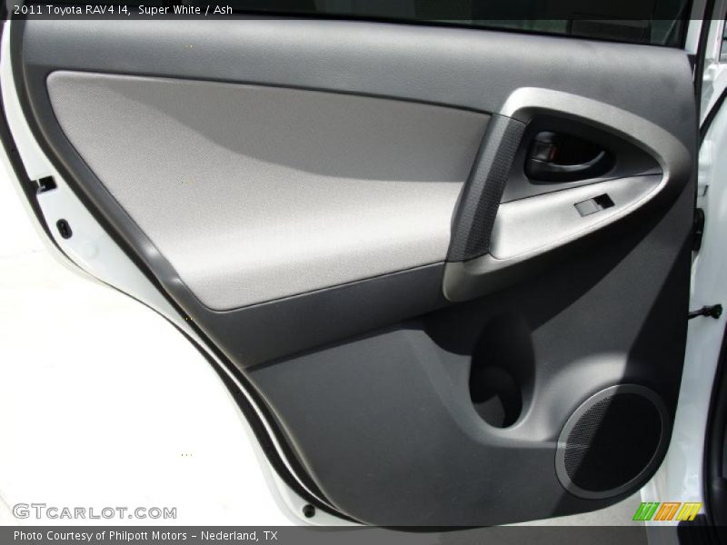 Super White / Ash 2011 Toyota RAV4 I4