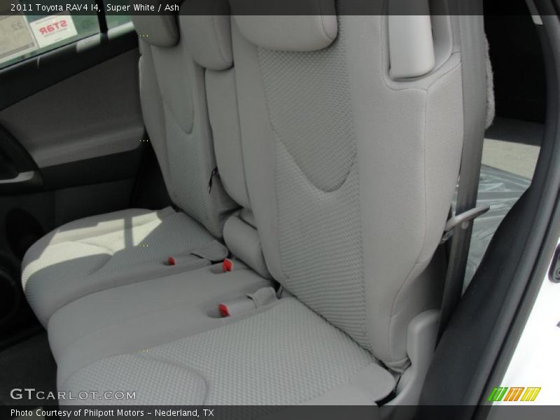 Super White / Ash 2011 Toyota RAV4 I4