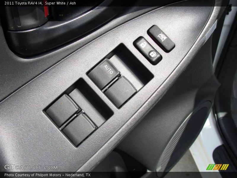 Super White / Ash 2011 Toyota RAV4 I4