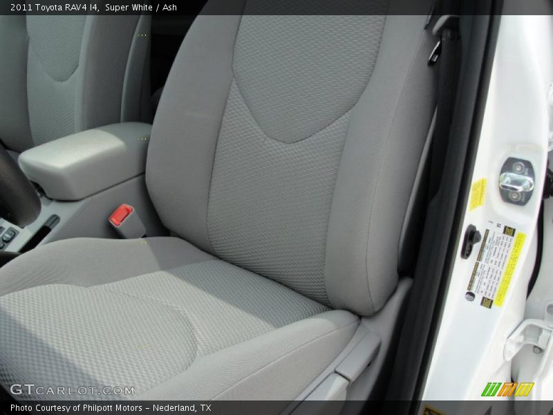Super White / Ash 2011 Toyota RAV4 I4