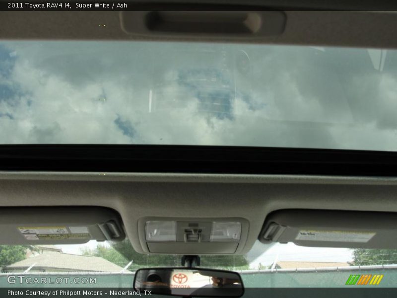 Super White / Ash 2011 Toyota RAV4 I4