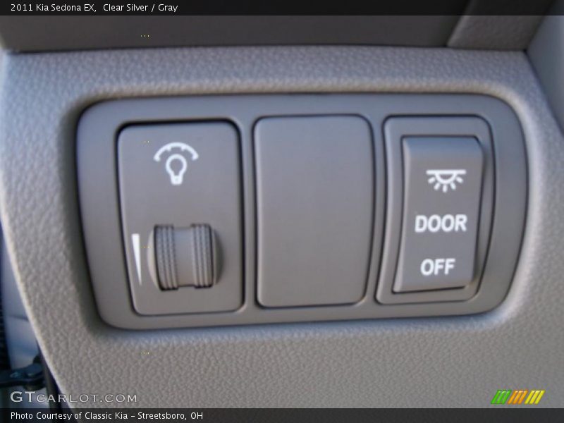 Controls of 2011 Sedona EX