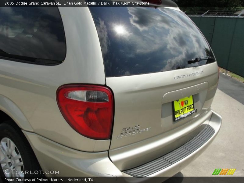 Linen Gold Metallic / Dark Khaki/Light Graystone 2005 Dodge Grand Caravan SE