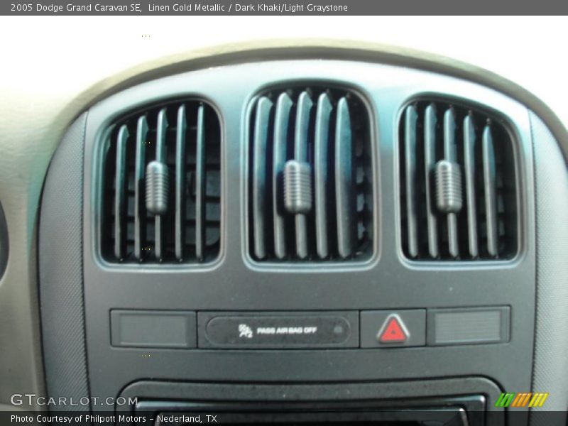 Linen Gold Metallic / Dark Khaki/Light Graystone 2005 Dodge Grand Caravan SE