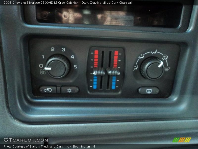 Controls of 2003 Silverado 2500HD LS Crew Cab 4x4