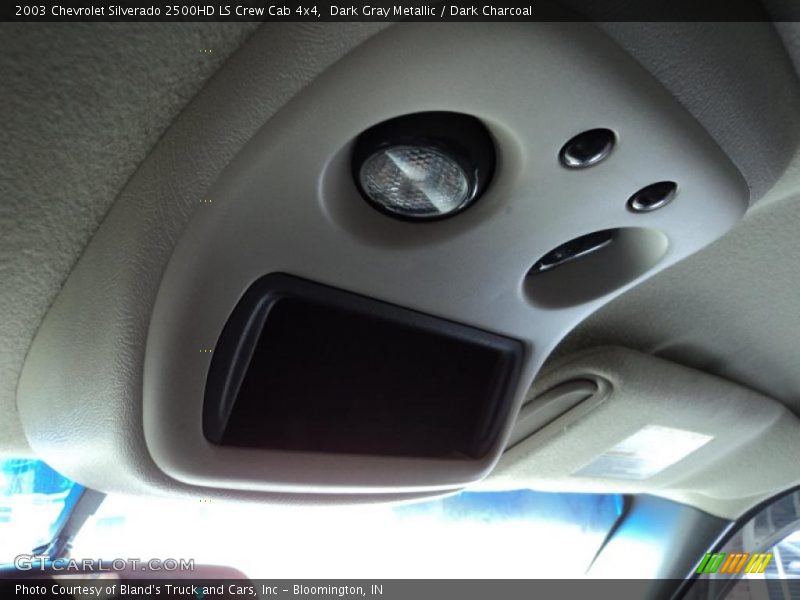 Controls of 2003 Silverado 2500HD LS Crew Cab 4x4