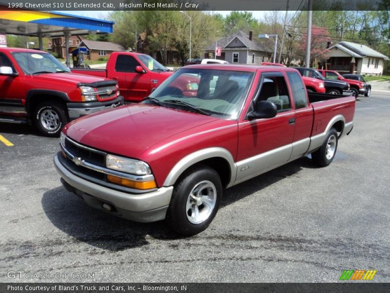 Front 3/4 View of 1998 S10 LS Extended Cab