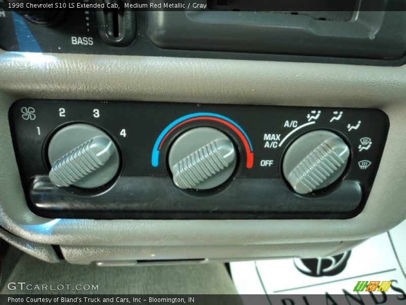 Controls of 1998 S10 LS Extended Cab