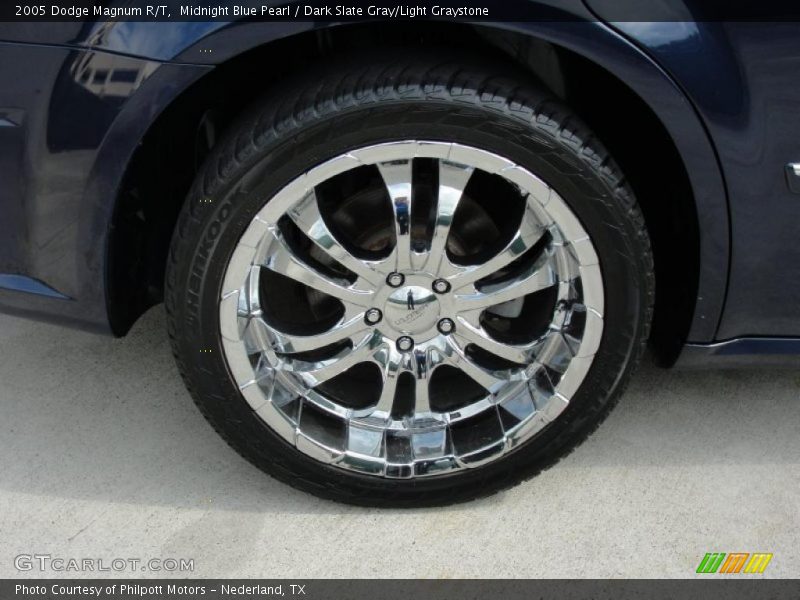 Custom Wheels of 2005 Magnum R/T