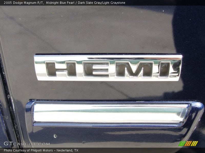  2005 Magnum R/T Logo