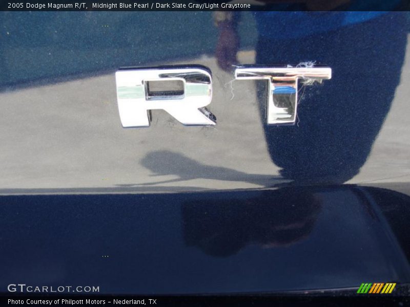  2005 Magnum R/T Logo