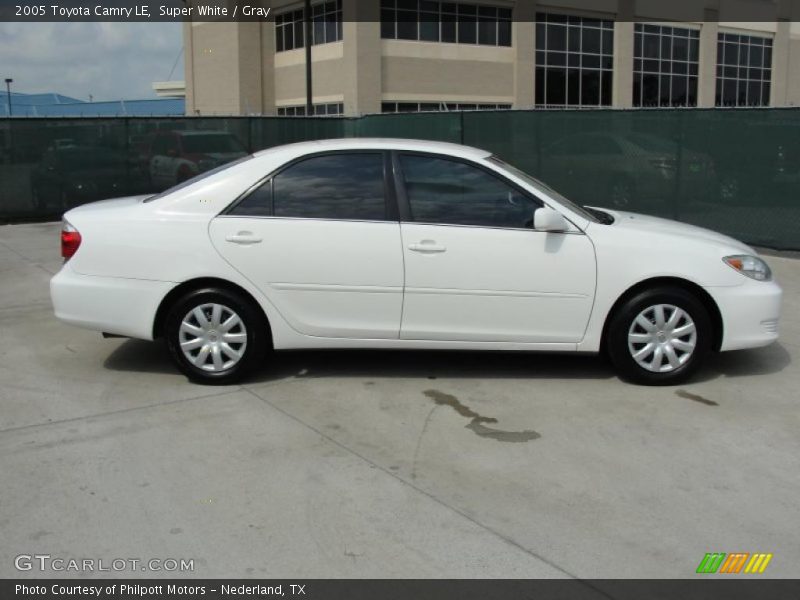 Super White / Gray 2005 Toyota Camry LE